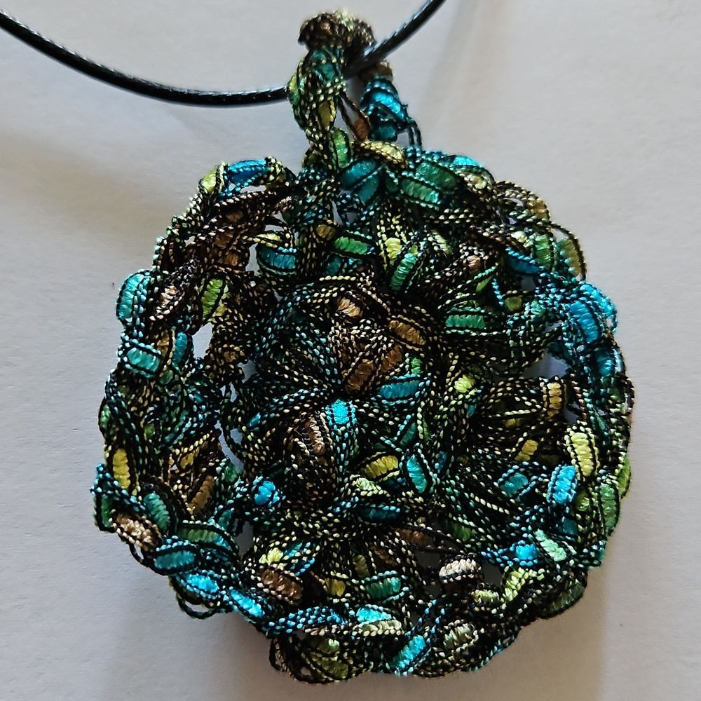 Hand Crafted Crochet Jewerly Set Earring and Necklace 3-pc Set 100% polyster - Picture 12 of 17